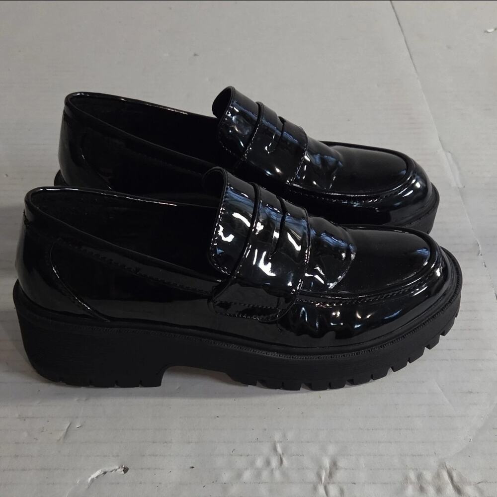 Women’s “Forever” Work/ Casual Shoes Size 6. Thick Soles. NWOB